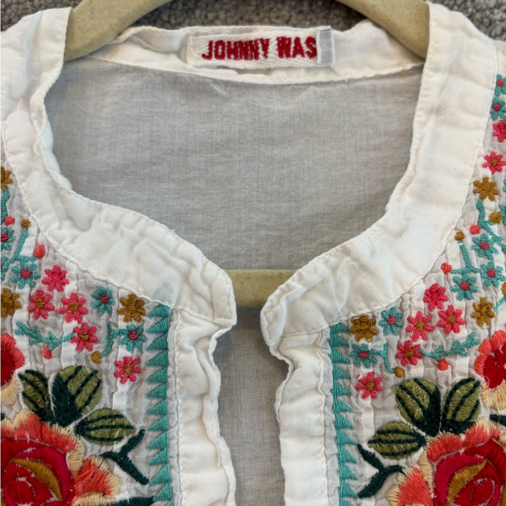 Johnny Was White and Red Blouse with Elegant Design - Picture 4 of 7